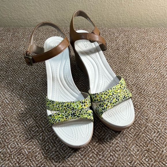 Crocs Leigh ll Women's Graphic Ankle Strap Wedge Sandals Sz 11 Party Casual EUC - Picture 6 of 10